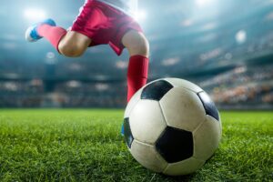 Pengertian Sepak Bola: Sejarah, Peraturan, Teknik Dasar & Manfaat